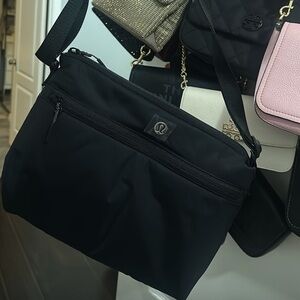 Lulu lemon crossbody nylon bag